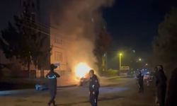 Korku Dolu Anlar: Seyir Halindeki Elektrikli Otomobil Alev Aldı!