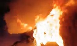 Otobana Giderken Korku Dolu Dakikalar! Otomobil Küle Döndü