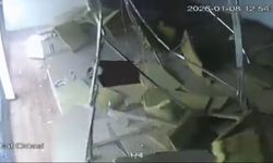 Saniyelerle Kurtuldular! Lodos Asma Tavanı Çökertti