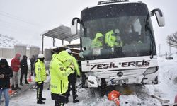Yolcu Otobüsü Polis Noktasına Çarptı, Görüntüler Ortaya Çıktı!