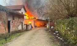Ahşap Ev Yanarak Kullanılamaz Hale Geldi