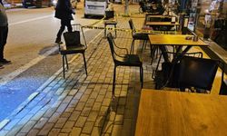 Kafede Otururken Kurşun Yağdı! 20 Yaşındaki Genç Hastanelik Oldu
