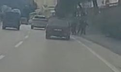 Kaldırımda Yürüyen Çocuklara Ölümle Burun Buruna Getiren Anlar