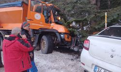 Kar Küreme Aracı Otomobille Çarpıştı, Yaralılar Var