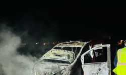 Karacabey’de Seyir Halindeki Otomobil Alev Alev Yandı