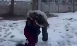 Ortaokullu Kızlara Parkta Dakikalarca Şiddet!