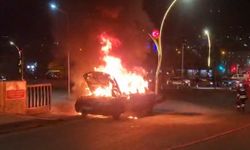 Seyir Halindeki Otomobil Alev Alev Yandı! Araç Küle Döndü