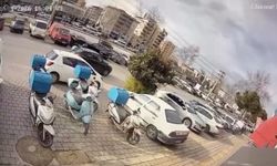 Yol Verme Tartışması Kamerada: Sürücü ile Kurye Birbirine Girdi!