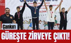 Çankırı Güreşte Zirveye Çıktı!