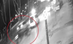 Gece Yarısı Korkunç Kaza: Otomobil Tırın Altına Girdi!