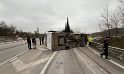 İşçi Servisi Devrildi: 1 Ölü, 20 Yaralı