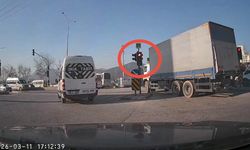 Kırmızı Işıkta Geçen Sürücüler Paniğe Sebep Oldu!