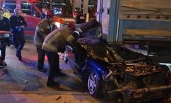 Otomobil Tırın Altına Girdi, Sürücü Ağır Yaralandı!