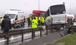 Otoyolda Feci Kaza: 1 Şehit, 16 Yaralı