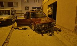 Sevgilisinden Ayrıldı, Otomobilini Parçaladı: “Güzel Çıkmamıştır, Shop Yap”