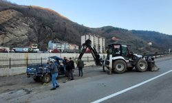 Seyir Halindeyken Lastik Fırladı: Araç Takla Attı