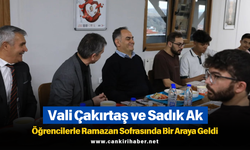 Vali Çakırtaş ve Sadık Ak, Öğrencilerle Ramazan Sofrasında Bir Araya Geldi