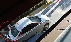 Yaya Geçidinde Kaza: Motosiklet Otomobile Çarptı!