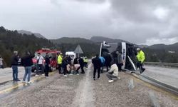 Yolcu Otobüsü Devrildi: Çok Sayıda Yaralı!