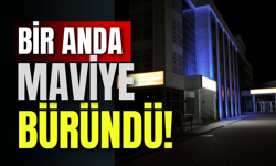 Bir Anda Maviye Büründü!