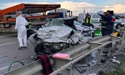 İki Araç Çarpıştı: 4 Kişi Hayatını Kaybetti