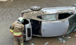 Otomobil Yan Yattı, 2 Yaralı!