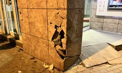 Park Halindeki Minibüs Kendi Kendine Gitti