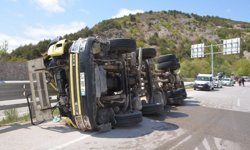 Tır Devrildi: Sürücü Hayatını Kaybetti