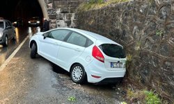 Tünel Çıkışında Kaza: Araç Duvara Çarptı!