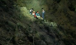 Uçurumdan Düştü: Saatler Sonra Kurtarıldı