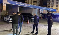 Akaryakıt İstasyonunda Bıçaklı Kavga: 1 Ölü, 2 Yaralı