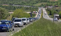 Bayram Dönüşü Kilometrelerce Araç Kuyruğu