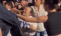 Konserde Tekmeli Yumruklu Kavga Kamerada