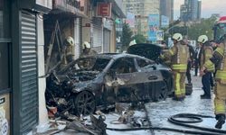 Lüks Araç Dükkâna Daldı: Ortalık Alevlere Teslim Oldu