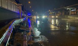 Yağış Kazayı Getirdi: Araç Hurdaya Döndü