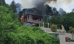 Alevler Evi Sardı, Yaşlı Kadın İçeride Kaldı