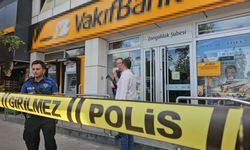 Evini Kaybedeceğini Öğrendi, Bankada Ortalığı Karıştırdı