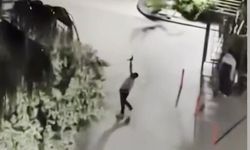 Komşu Dehşeti! Evine Otomatik Tabancayla Ateş Açtı