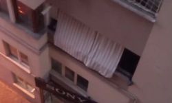Balkonda Asılı Kalan Çocuğu Kahraman İtfaiyeci Kurtardı!