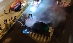 Şarjdaki Elektrikli Araç Alev Aldı! Patlama Kamerada