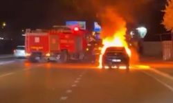 Seyir Halindeki Otomobil Alev Topuna Döndü!