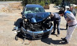 Tır ve Otomobilin Çarpıştığı Kazada 4 Kişi Yaralandı