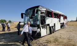 Yolcu Otobüsü Devrildi! 31 Kişi Yaralandı
