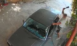 Eski Sevgilisinin Aracına Satırla Saldırdı!