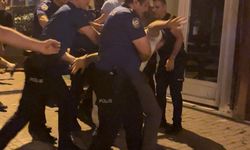 Polisin Yanında Bile Durmadılar! Kavga Kamerada