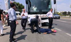 Yola Aniden Çıktı, Yolcu Otobüsü Çarptı
