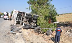 Yolcu Otobüsü Kamyona Çarptı, 1 Ölü!