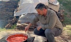 Başkan Bozkurt Tencerenin Başına Geçti! Kumluca’nın Armut Pekmezini Böyle Tanıttı