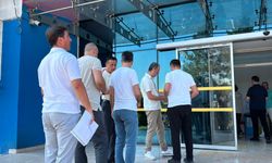 Karabük’te Sınav Sabahı! Adaylar İçeri, Aileler Bekleyişe Geçti