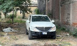 Otomobilin İçine Kilitlendi, Polisleri Şaşkına Çevirdi!